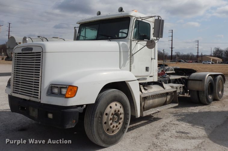 image for item HO9323 1996 Freightliner FLD  semi truck