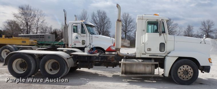 image for item HO9323 1996 Freightliner FLD  semi truck