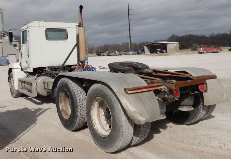 image for item HO9323 1996 Freightliner FLD  semi truck