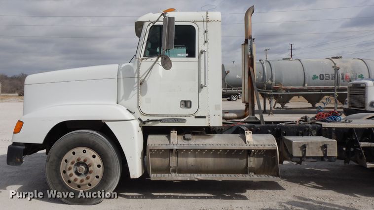 image for item HO9323 1996 Freightliner FLD  semi truck