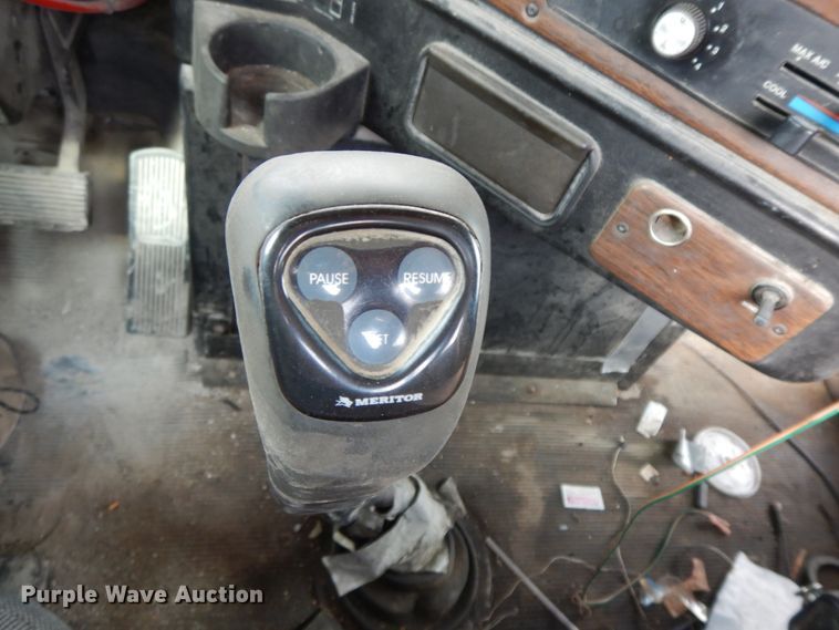 image for item HO9323 1996 Freightliner FLD  semi truck