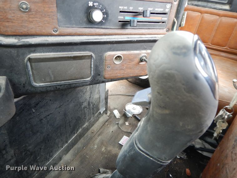 image for item HO9323 1996 Freightliner FLD  semi truck