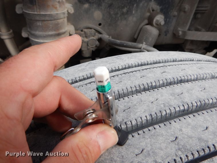 image for item HO9323 1996 Freightliner FLD  semi truck