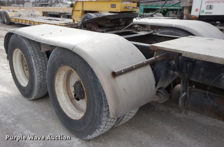 image for item HO9323 1996 Freightliner FLD  semi truck