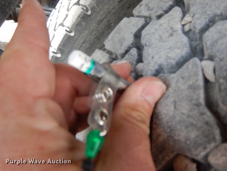 image for item HO9323 1996 Freightliner FLD  semi truck