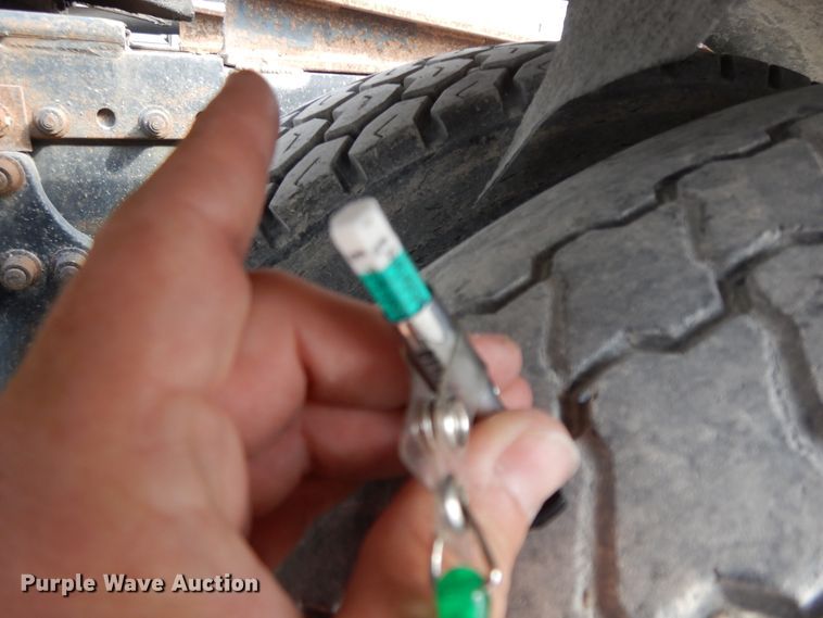 image for item HO9323 1996 Freightliner FLD  semi truck