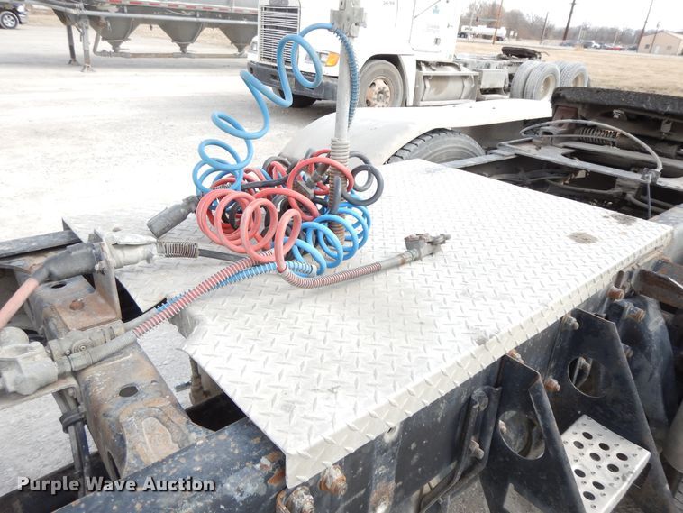 image for item HO9323 1996 Freightliner FLD  semi truck