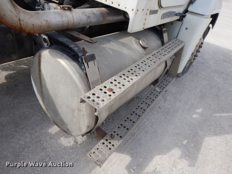 image for item HO9323 1996 Freightliner FLD  semi truck