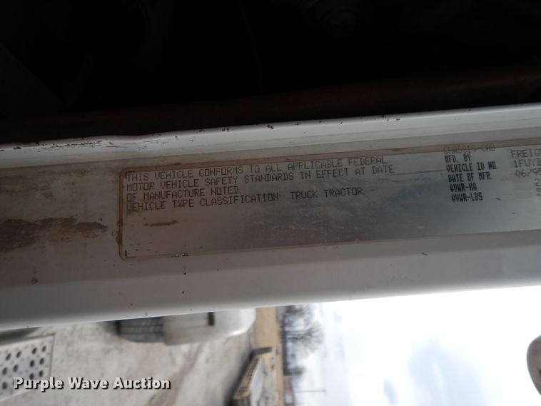 image for item HO9323 1996 Freightliner FLD  semi truck