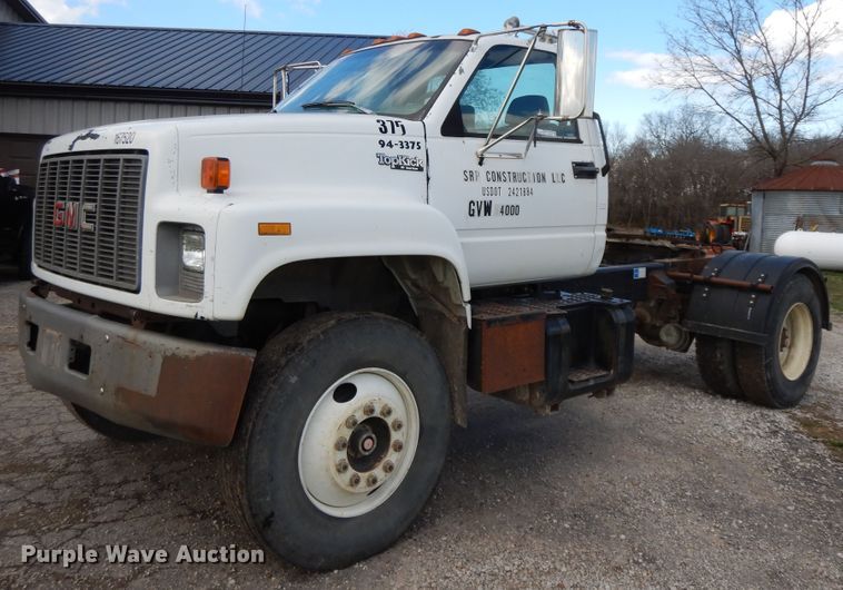 image for item HO9333 1994 GMC TopKick C6500  semi truck