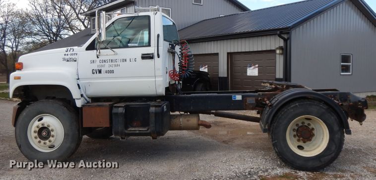 image for item HO9333 1994 GMC TopKick C6500  semi truck