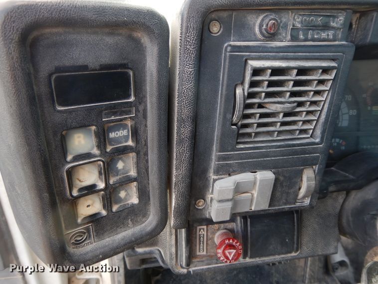 image for item HO9333 1994 GMC TopKick C6500  semi truck