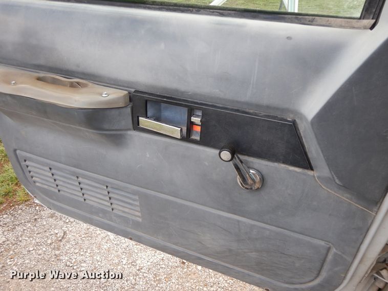 image for item HO9333 1994 GMC TopKick C6500  semi truck