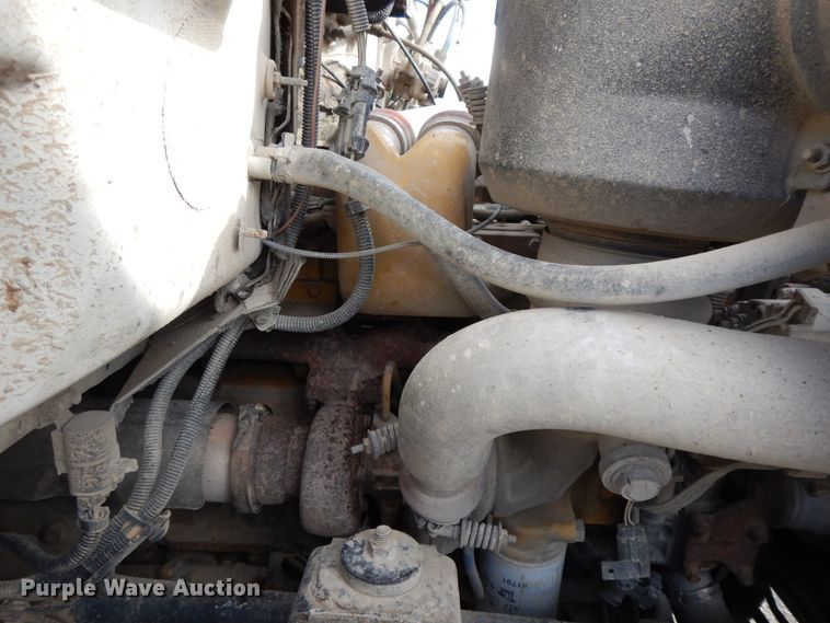 image for item HO9333 1994 GMC TopKick C6500  semi truck