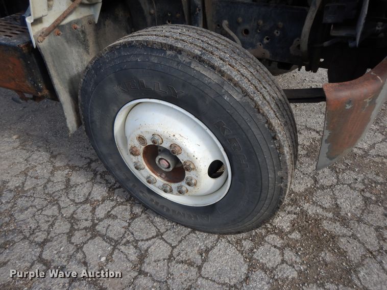 image for item HO9333 1994 GMC TopKick C6500  semi truck