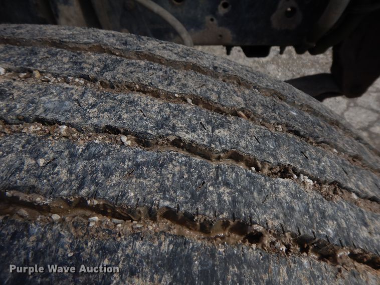 image for item HO9333 1994 GMC TopKick C6500  semi truck