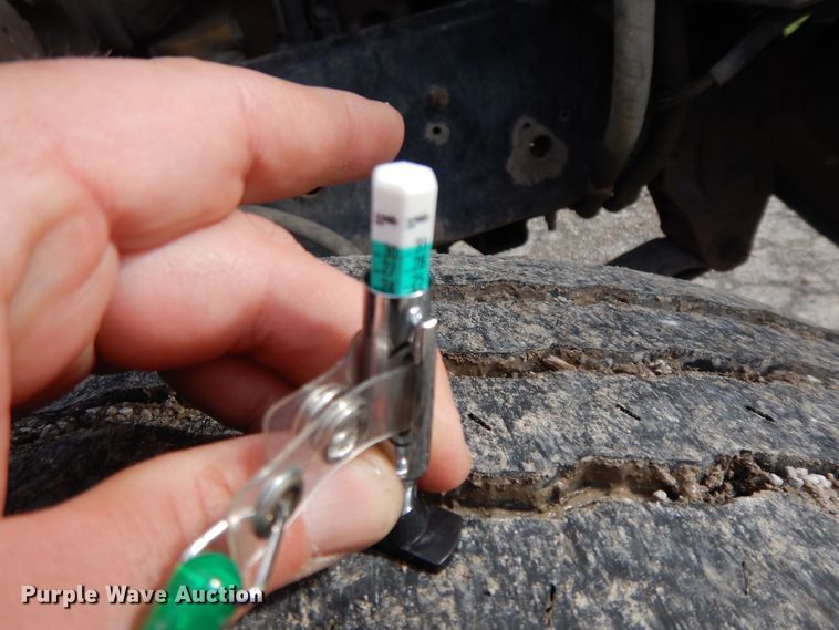 image for item HO9333 1994 GMC TopKick C6500  semi truck