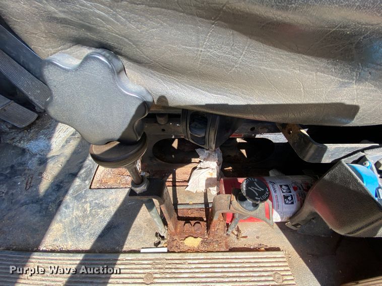 image for item HR9467 1989 Mack MH613  rollback truck