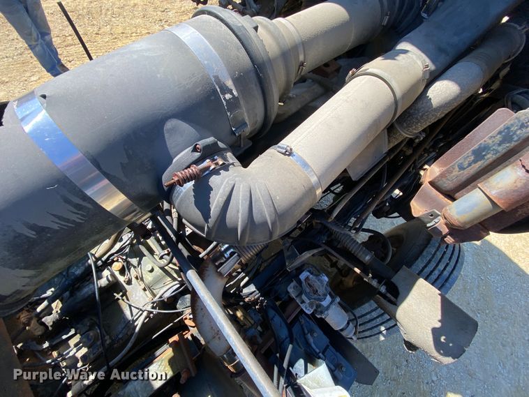 image for item HR9467 1989 Mack MH613  rollback truck