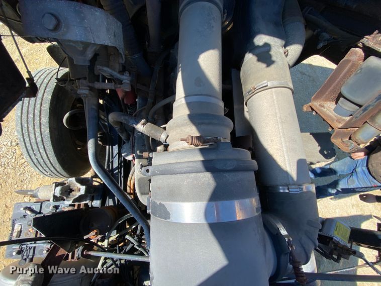 image for item HR9467 1989 Mack MH613  rollback truck