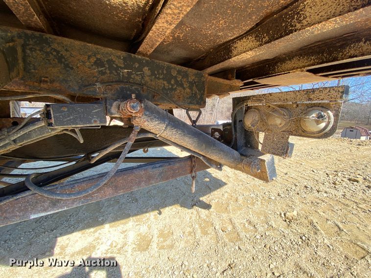 image for item HR9467 1989 Mack MH613  rollback truck