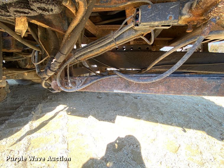 image for item HR9467 1989 Mack MH613  rollback truck