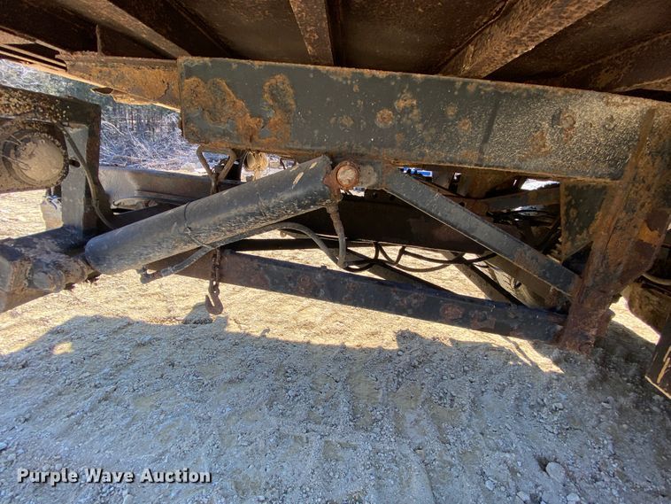 image for item HR9467 1989 Mack MH613  rollback truck