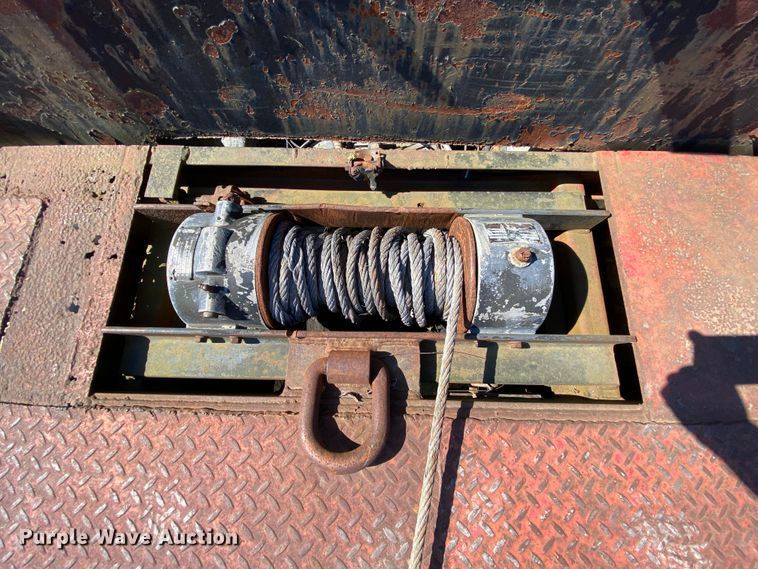 image for item HR9467 1989 Mack MH613  rollback truck