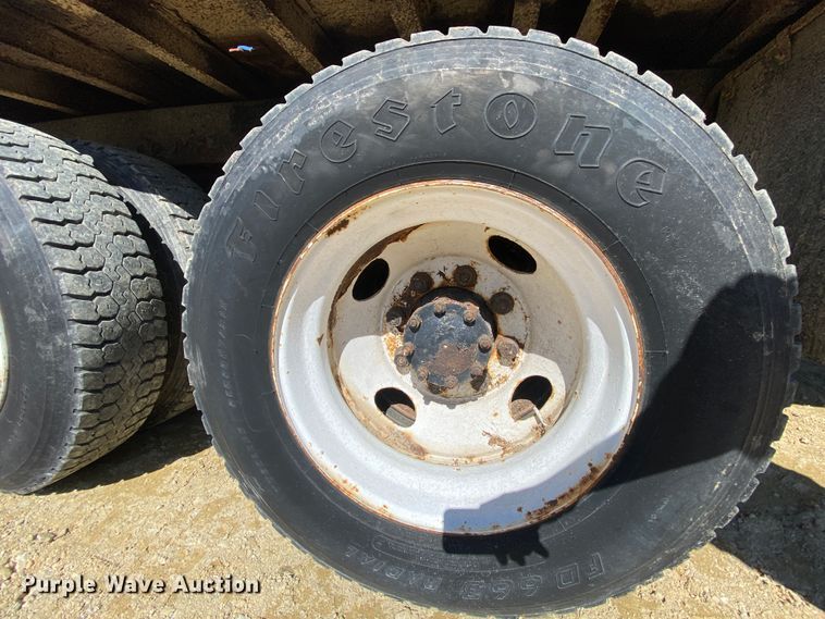 image for item HR9467 1989 Mack MH613  rollback truck