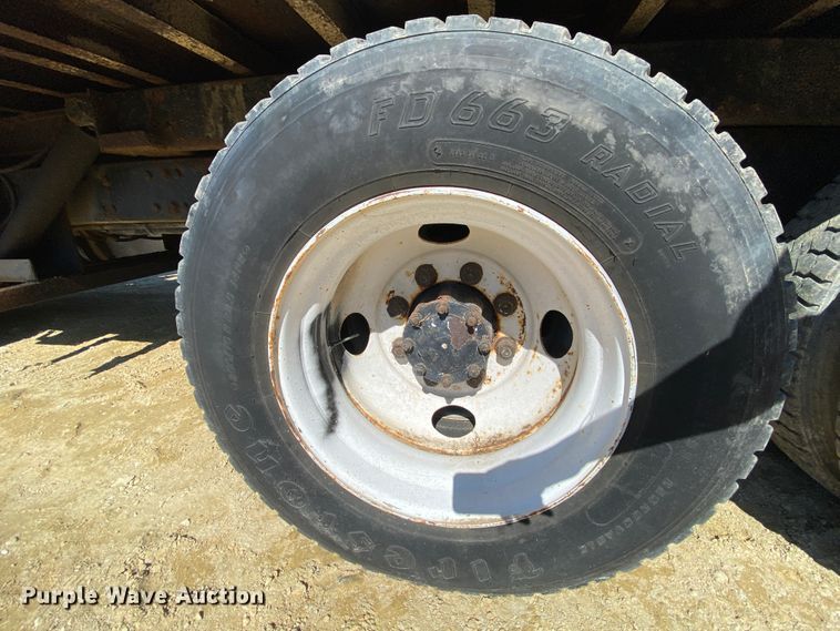 image for item HR9467 1989 Mack MH613  rollback truck