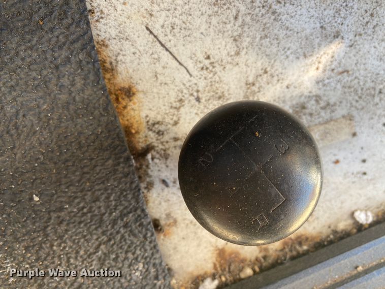 image for item HR9471 1984 Ford 37-2V  tow truck