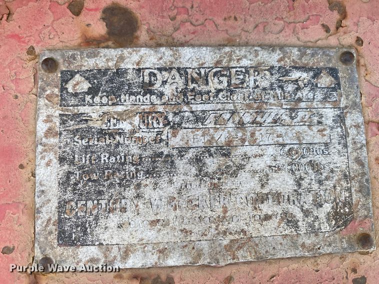 image for item HR9471 1984 Ford 37-2V  tow truck