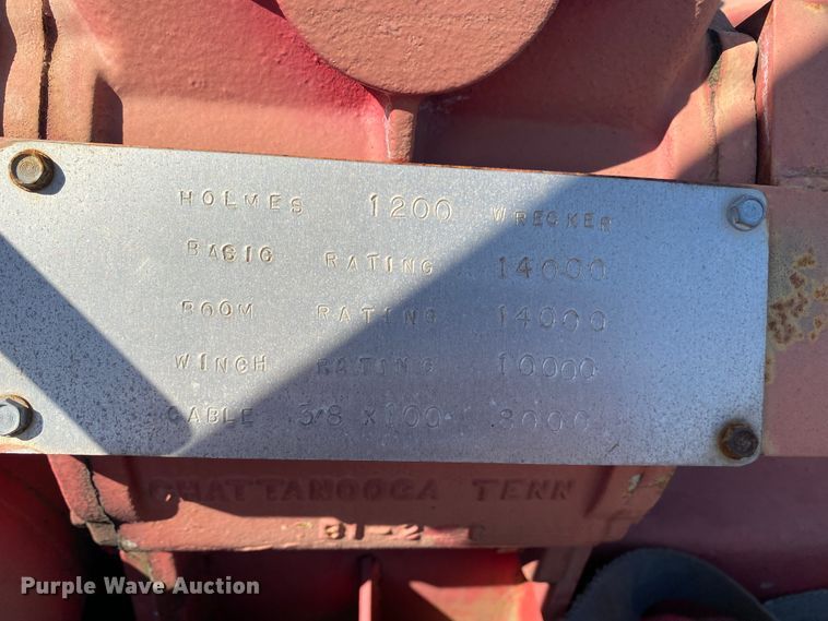 image for item HR9471 1984 Ford 37-2V  tow truck