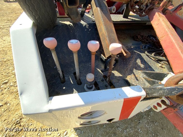 image for item HR9471 1984 Ford 37-2V  tow truck