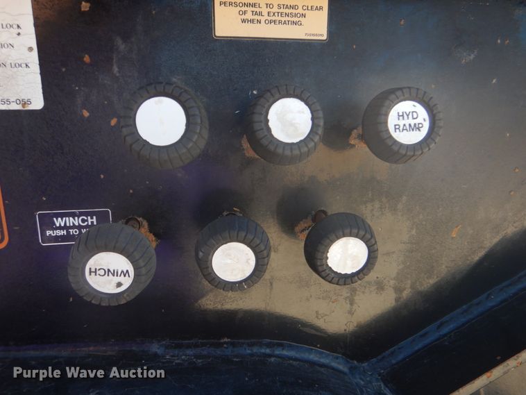 image for item HX9164 2006 Trail King TK70HT-482 drop deck trailer