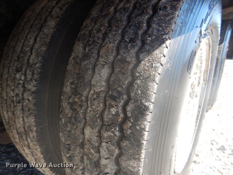 image for item HX9164 2006 Trail King TK70HT-482 drop deck trailer