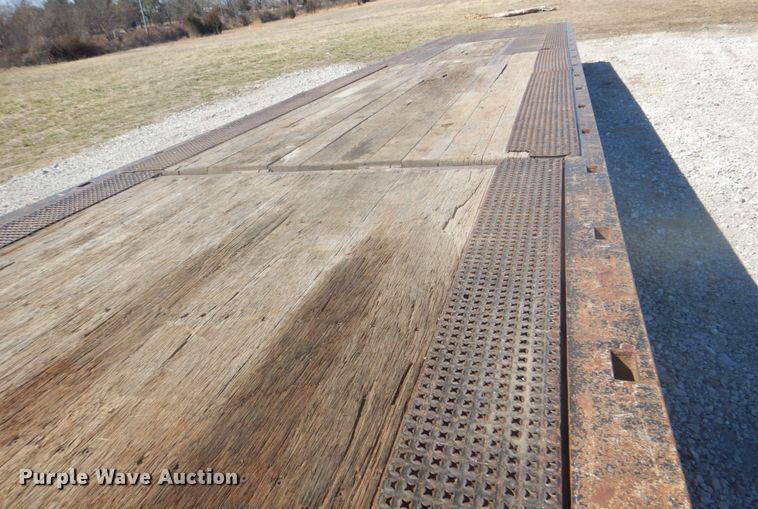 image for item HX9164 2006 Trail King TK70HT-482 drop deck trailer