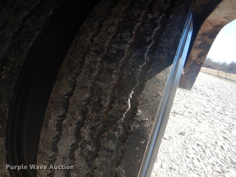 image for item HX9164 2006 Trail King TK70HT-482 drop deck trailer