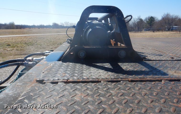 image for item HX9164 2006 Trail King TK70HT-482 drop deck trailer