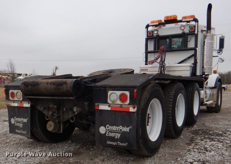 image for item HX9182 2002 Kenworth T800  semi truck