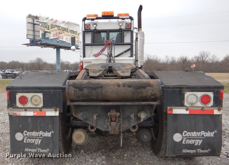 image for item HX9182 2002 Kenworth T800  semi truck