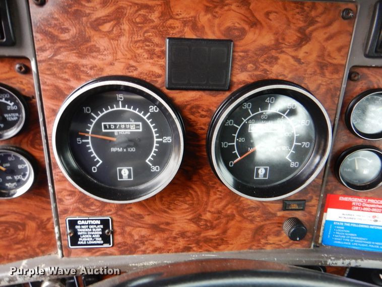 image for item HX9182 2002 Kenworth T800  semi truck