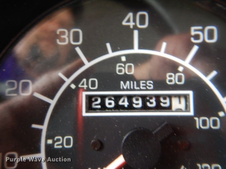 image for item HX9182 2002 Kenworth T800  semi truck