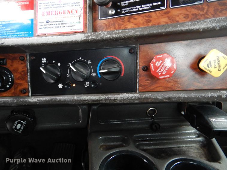 image for item HX9182 2002 Kenworth T800  semi truck