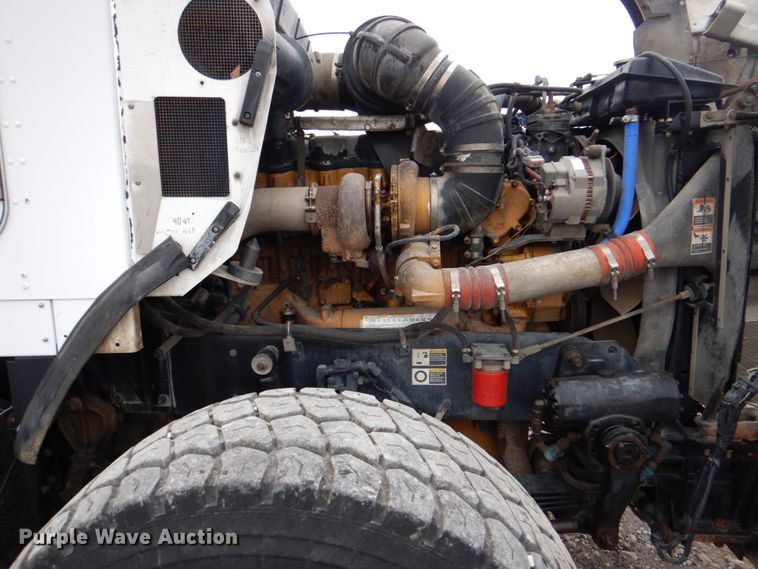 image for item HX9182 2002 Kenworth T800  semi truck