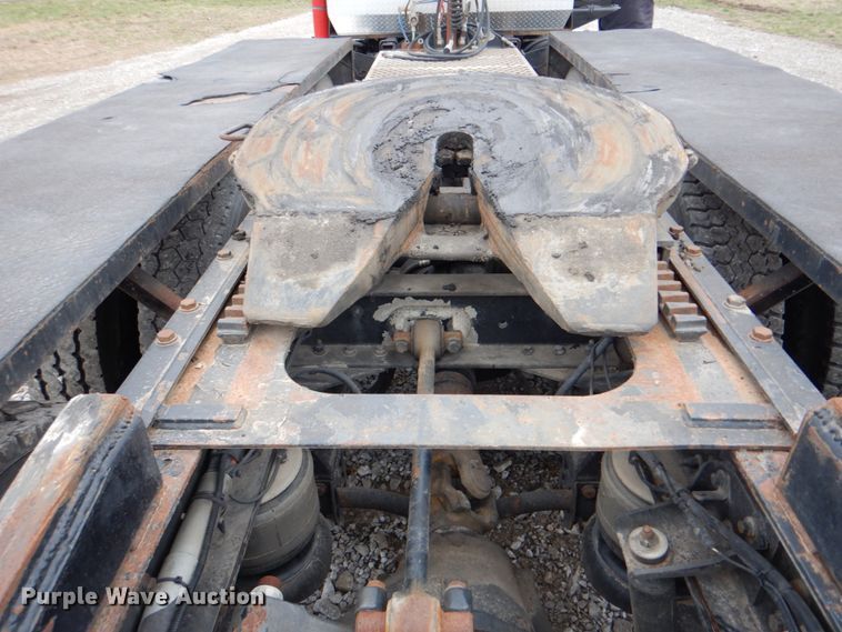 image for item HX9182 2002 Kenworth T800  semi truck