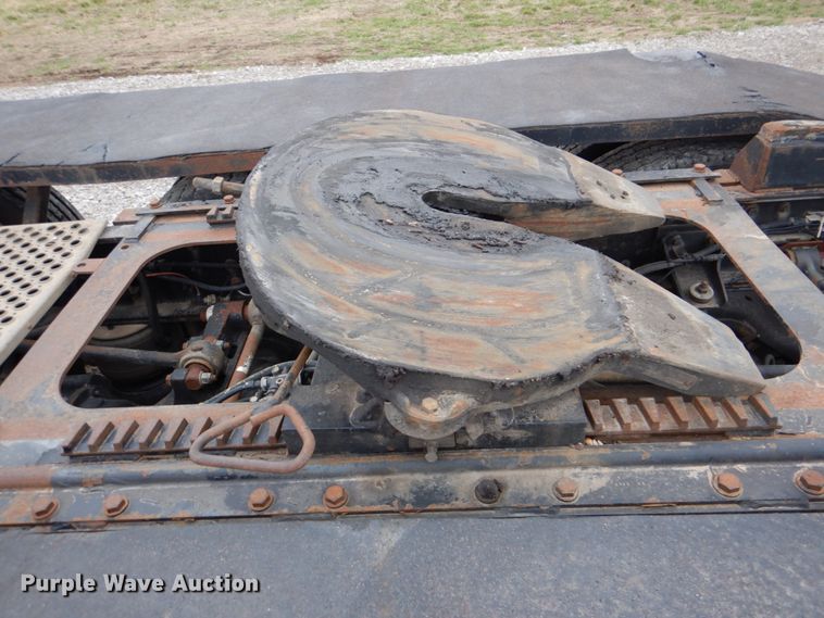 image for item HX9182 2002 Kenworth T800  semi truck