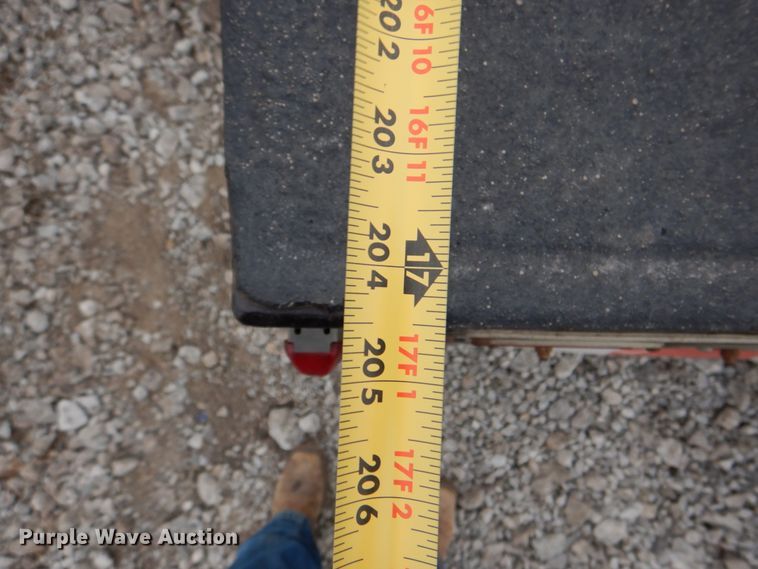 image for item HX9182 2002 Kenworth T800  semi truck