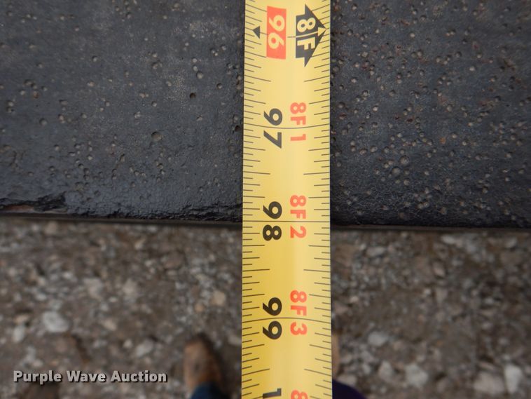 image for item HX9182 2002 Kenworth T800  semi truck