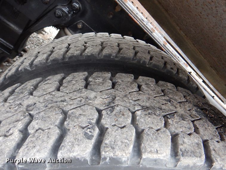 image for item HX9182 2002 Kenworth T800  semi truck